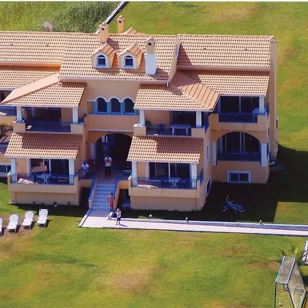 Гостевой дом Seaside Yellow House