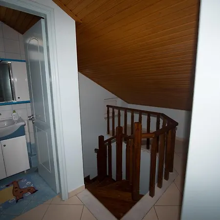 Гостевой дом Seaside Yellow House Ахарави