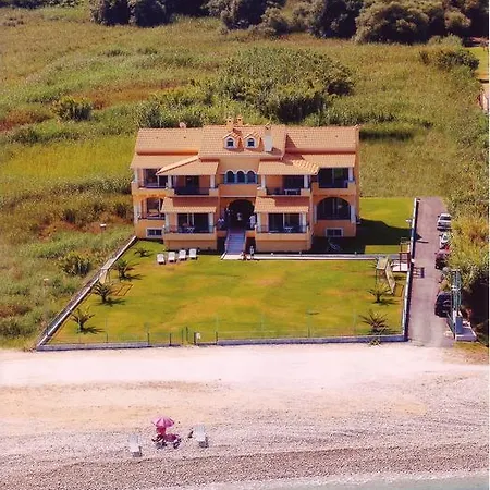 Seaside Yellow House Гостевой дом *
